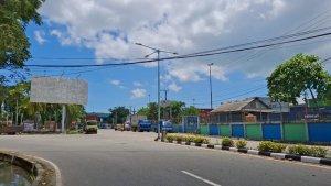 Aktivitas-kendaraan-besar-parkir-di-depan-kawasan-Pelabuhan-Malundung-Tarakan-srg.jpg