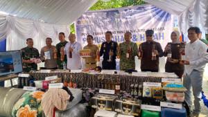 Bea-dan-Cukai-Nunukan-musnahkan-barang-01-14102025jpg.jpg