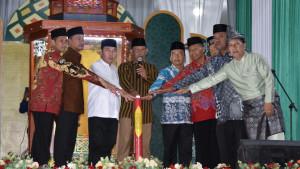 Bupati-Bulungan-Syarwani-buka-MTQ-28102025jpg.jpg