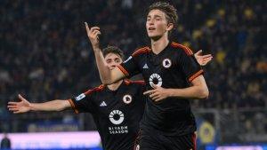 Dean-Huijsen-selebrasi-AS-Roma-kontra-Frosinone.jpg