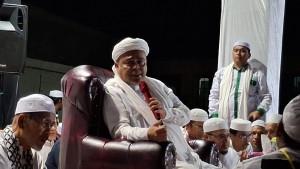 Habib-Rizieq-saat-menyampaikan-dakwahnya-Tarakan-th.jpg