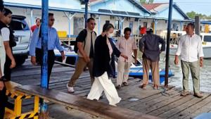 Juliet-dkk-saat-akan-dibawa-ke-Tanjung-Selor-131025.jpg