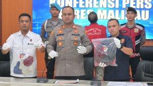 Jumpa-pers-dipimpin-Wakapolres-Malinau-bersama-Kasatreskrim-Polres-Malinau.jpg