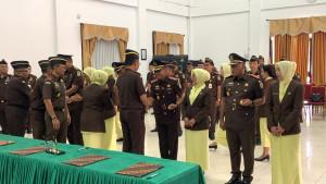Kajati-Kaltara-lantik-pejabat-stretegis-01-28102025jpg.jpg
