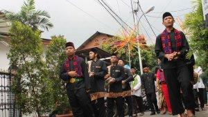 Pantun-palang-pintu-Betawi.jpg