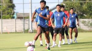 Para-pemain-Persiba-Balikpapan-saat-latihan-kebugaran-fisik.jpg