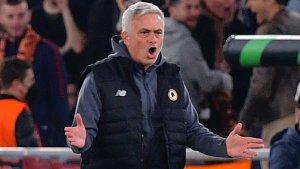 Pelatih-AS-Roma-Jose-Mourinho-180422.jpg