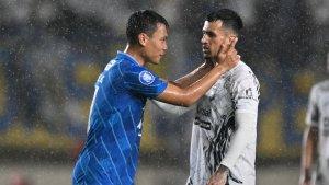 Pemain-Persib-Bandung-dan-Borneo-FC-saat-bertemu-di-arena-pertandingan-sht.jpg