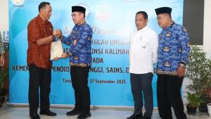 Pemprov-Kaltara-menyerahkan-Sertifikat-Lahan-rhgte.jpg
