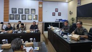 Rapat-dengar-pendapat-terkait-ganti-rugi-lahan-di-DPRD-Bulungan-rht.jpg