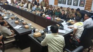 Rapat-dengar-pendapat-terkait-persoalan-sengketa-lahan-di-DPRD-Bulungan.jpg