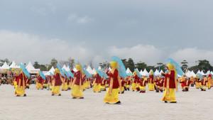 Ratusan-penari-melakukan-tari-massal-Birau-Bulungan.jpg