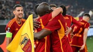 Selebrasi-Paulo-Dybala-dan-Romelu-Lukaku-AS-Roma-UEL-190424.jpg