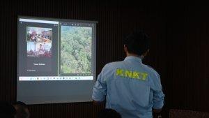 Tim-penolong-dan-Investigator-KNKT-saat-melakukan-kajian-dokumentasi-hbgx.jpg