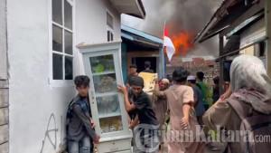 kebakaran-di-Jl-Semangka-Tanjung-Selor-150825.jpg