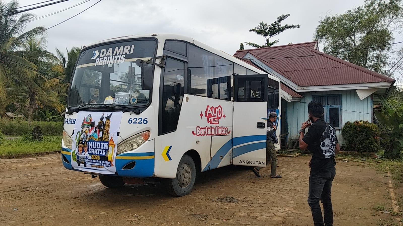 20260327-bus-damri-di-KTT.jpg
