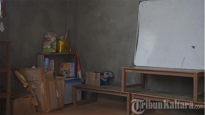 BERITA FOTO: Panel Surya SuperSUN PLN Terangi TK Tunas Mulya di Gerbang Kaltara - 231025-SuperSUN-PLN-di-TK-Tunas-Mulya-4.jpg