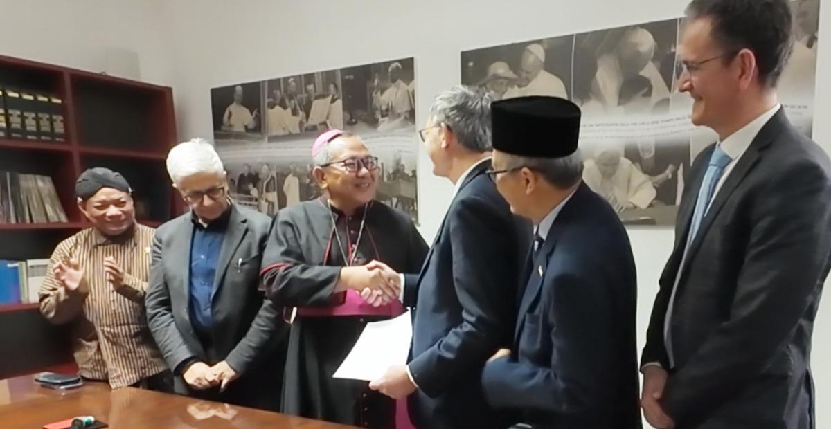 26032026-Vatikan-gunakan-Bahasa-Indonesia-01.jpg