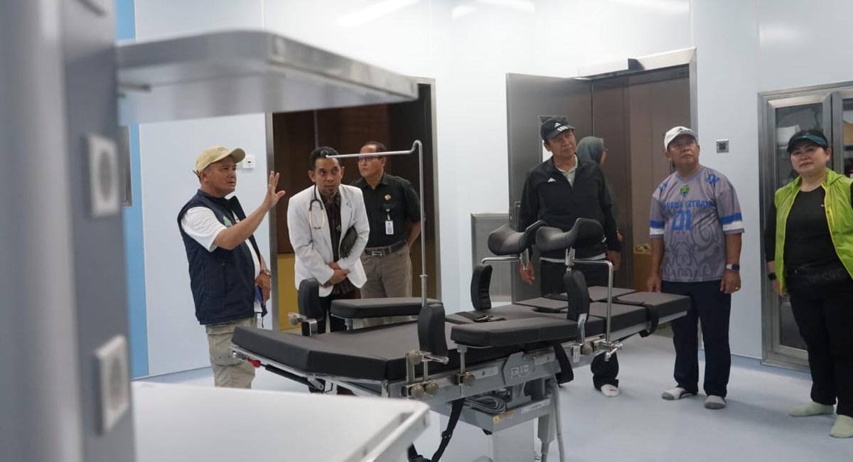 Tinjau Proyek RSD dr H Soemarno Sosroatmodjo, Wabup Kilat Optimistis Selesai Tepat Waktu