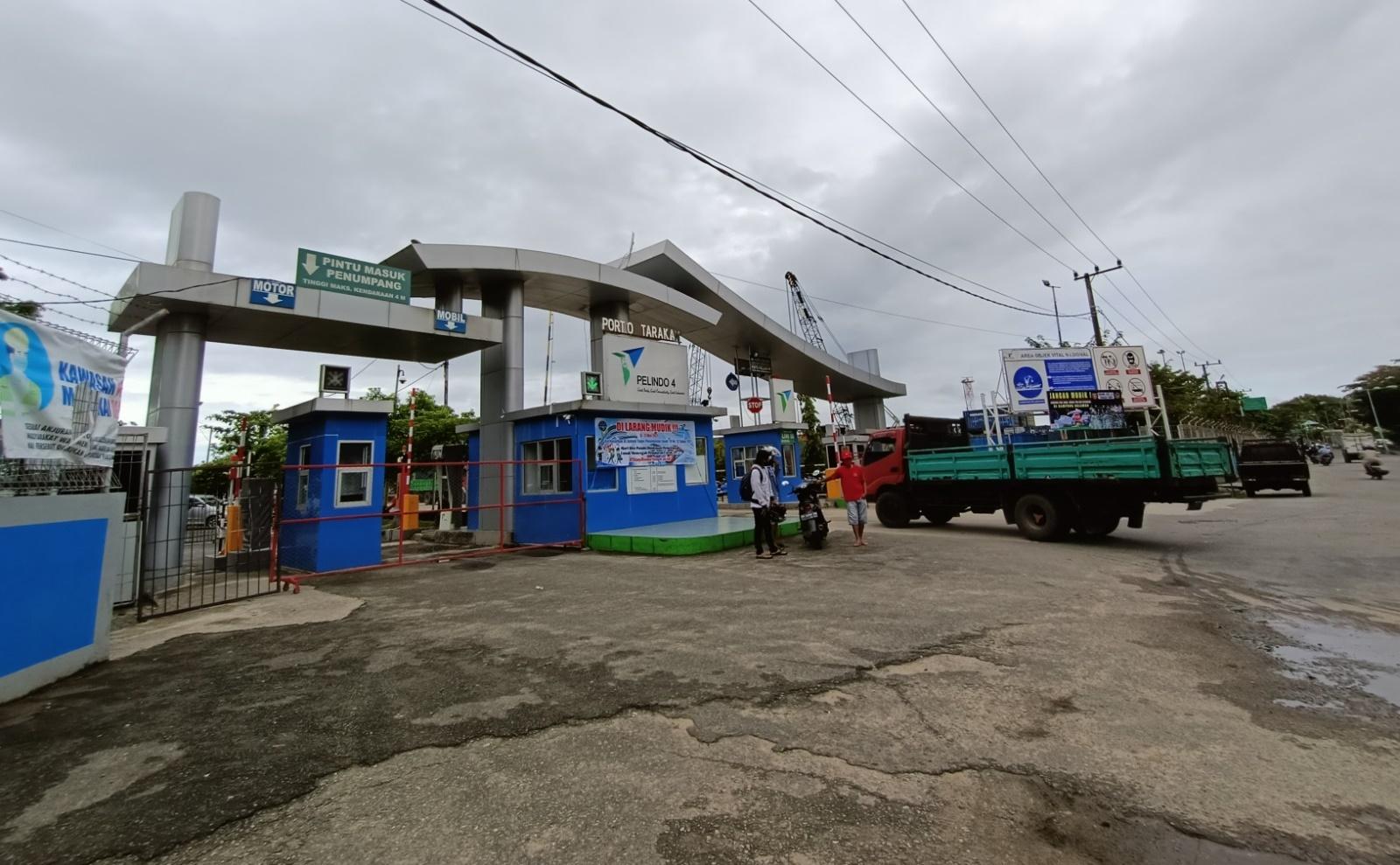 Aktivitas-masyarakat-di-Pelabuhan-Malundung-Pelindo-IV-Cabang-Tarakan-gdgb.jpg
