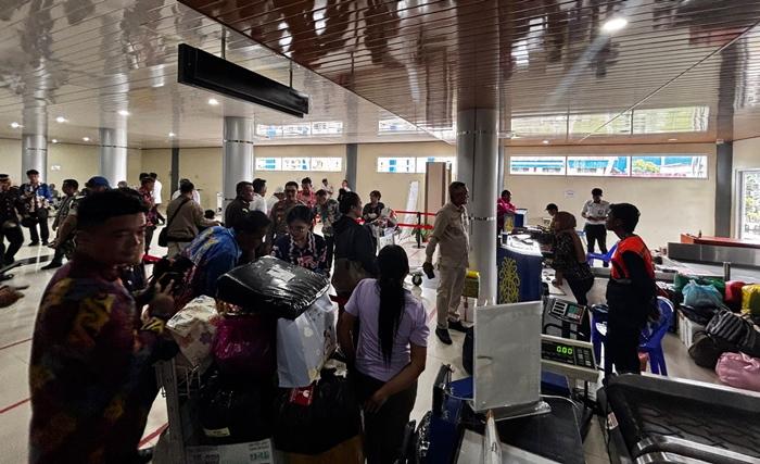 Aktivitas-penumpang-di-bandara-perintis-Malinau-221225.jpg