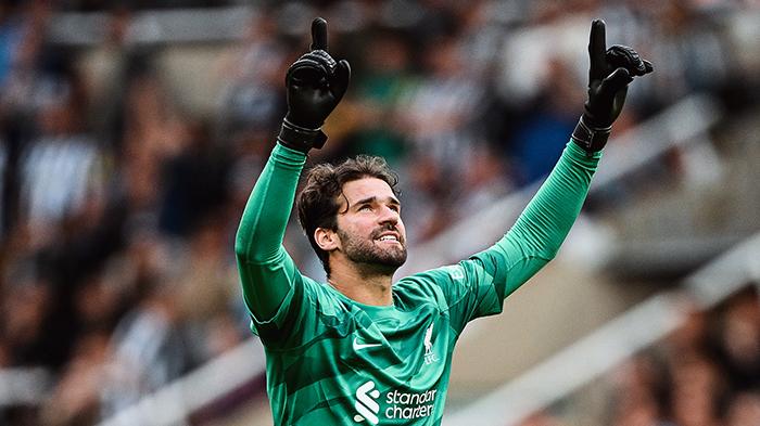 Alisson-Becker-saat-Liverpool-berhasil-comeback-atas-Newcastle-United.jpg