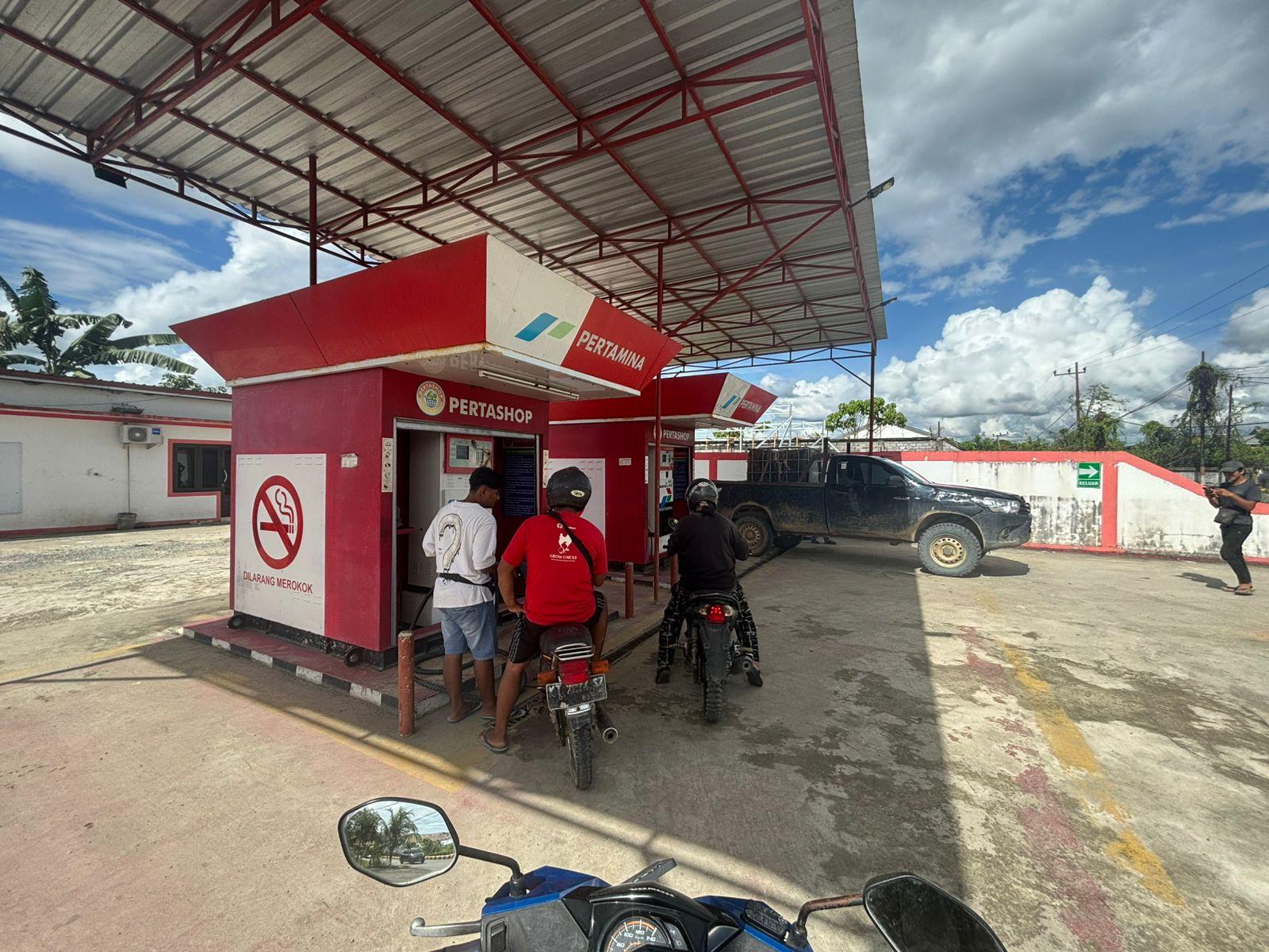 Antrean-panjang-sudah-tidak-ada-di-SPBU-Malinau-20122025jpg.jpg