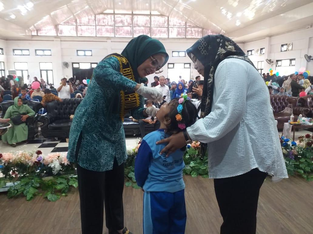 Beri-tetesan-vaksi-polio-24072024.jpg