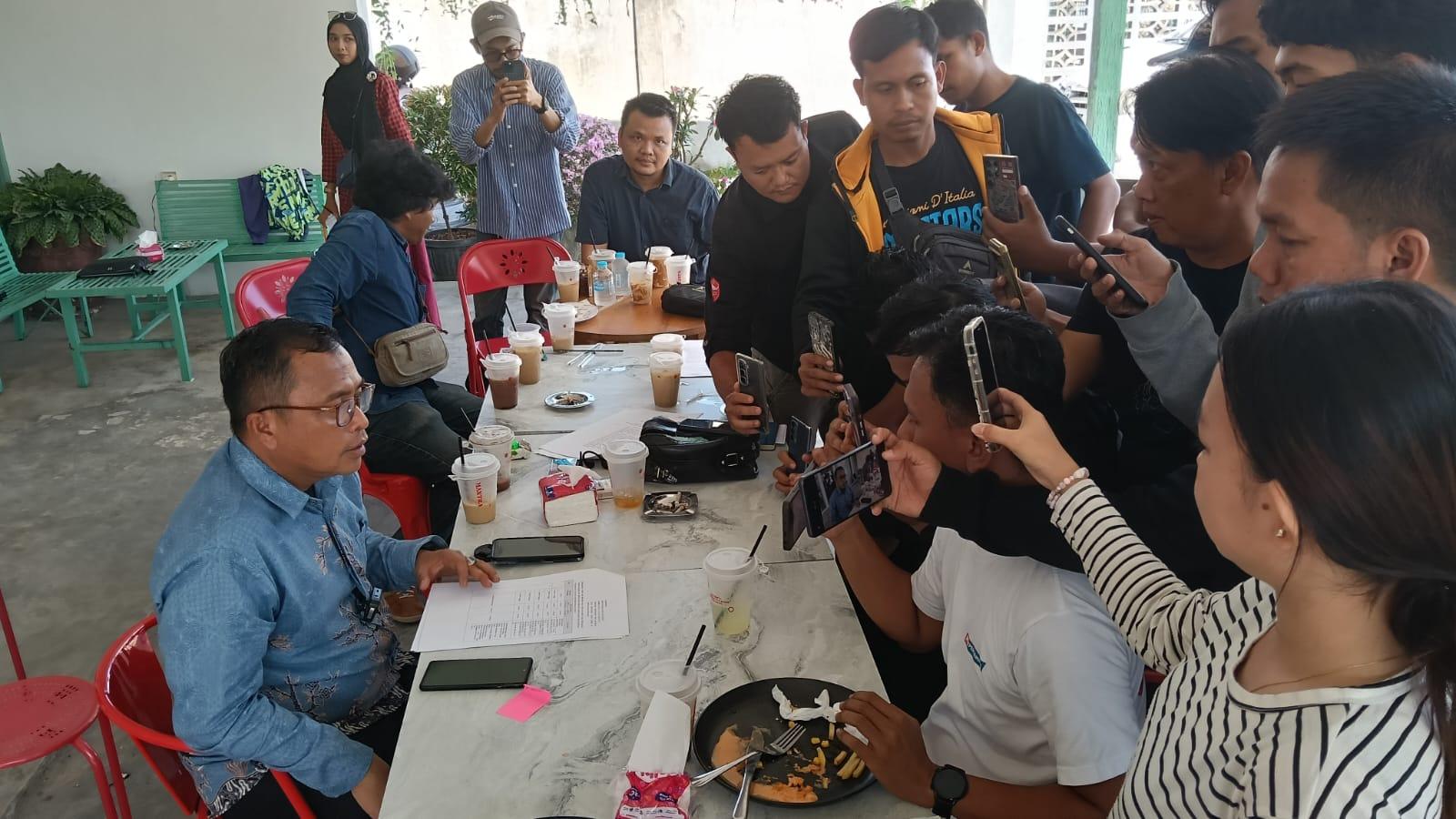 Direktur-Perumda-Air-Minum-Danum-Benuanta-Eldiansyah.jpg