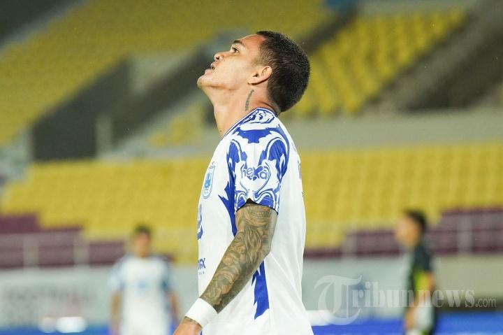 Ekspresi-pesepak-bola-PSIS-Semarang-Gali-Freitas.jpg
