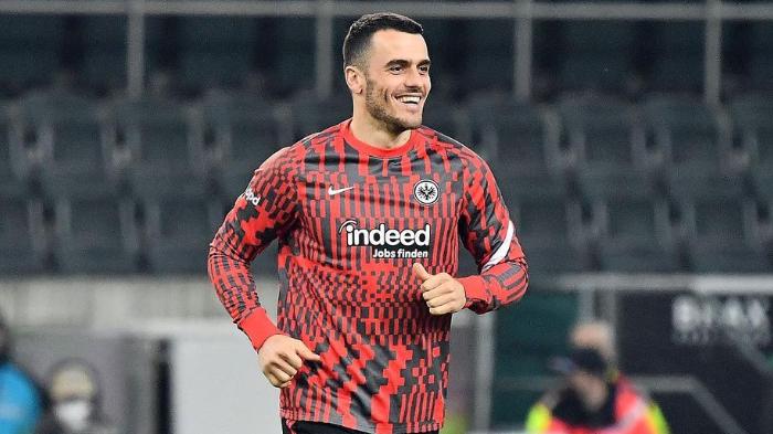 Filip-Kostic-winger-Frankfurt-yang-akan-ke-Juventus.jpg