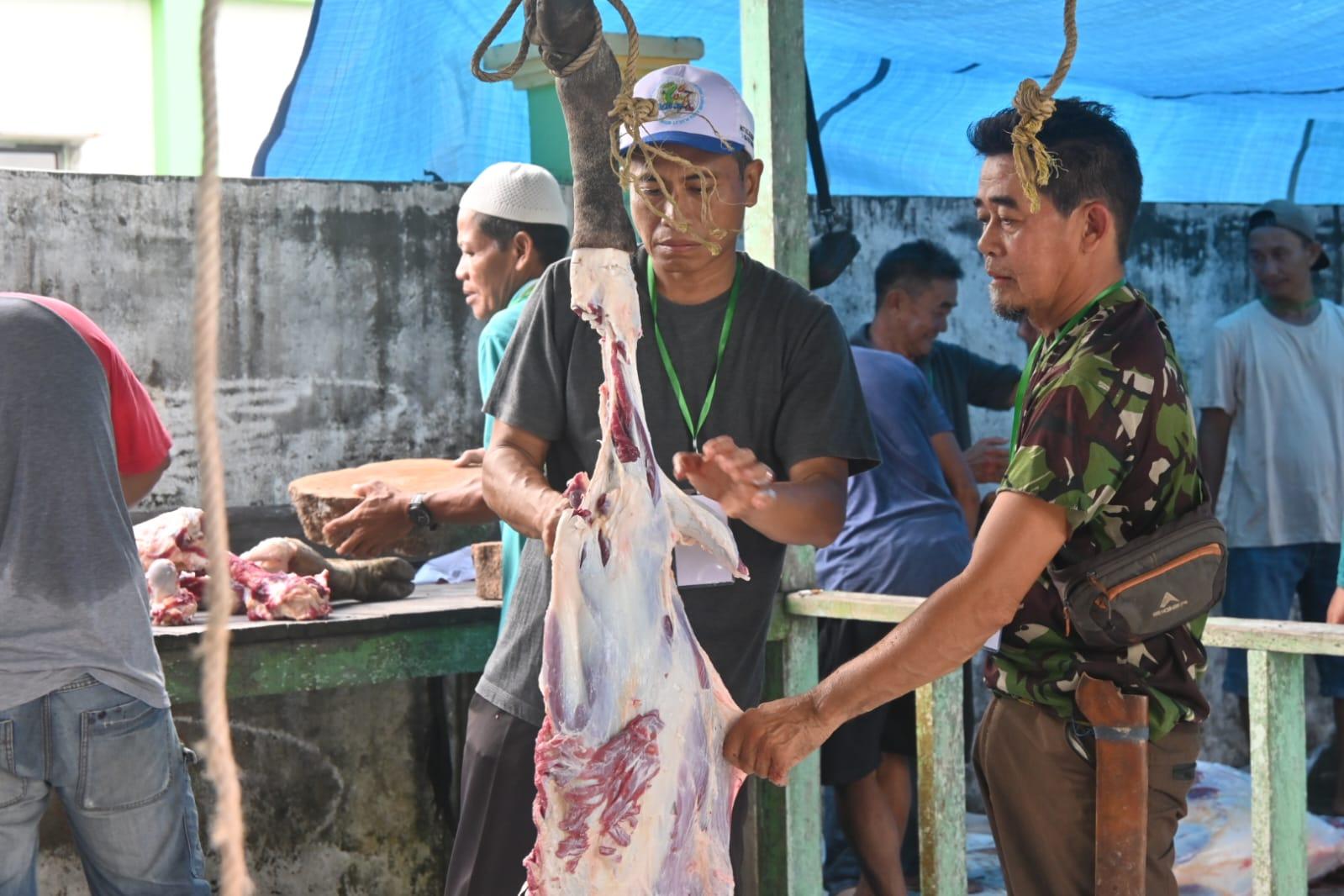 Hewan-kurban-di-Masjid-Agung-Darul-Jalal-17062024.jpg