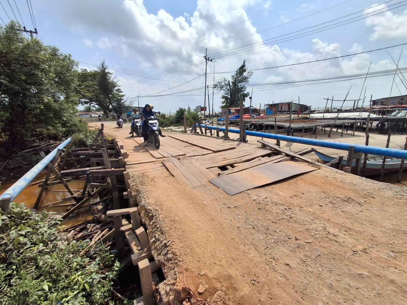 Jembatan-rusak-di-Pantai-Amal-01-17042026.jpg