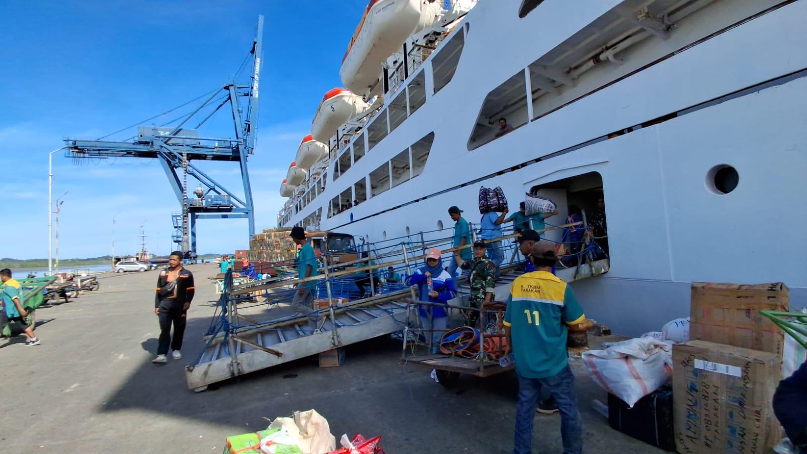 Kapal-Pelni-di-Tarakan-01-28072025jpg.jpg