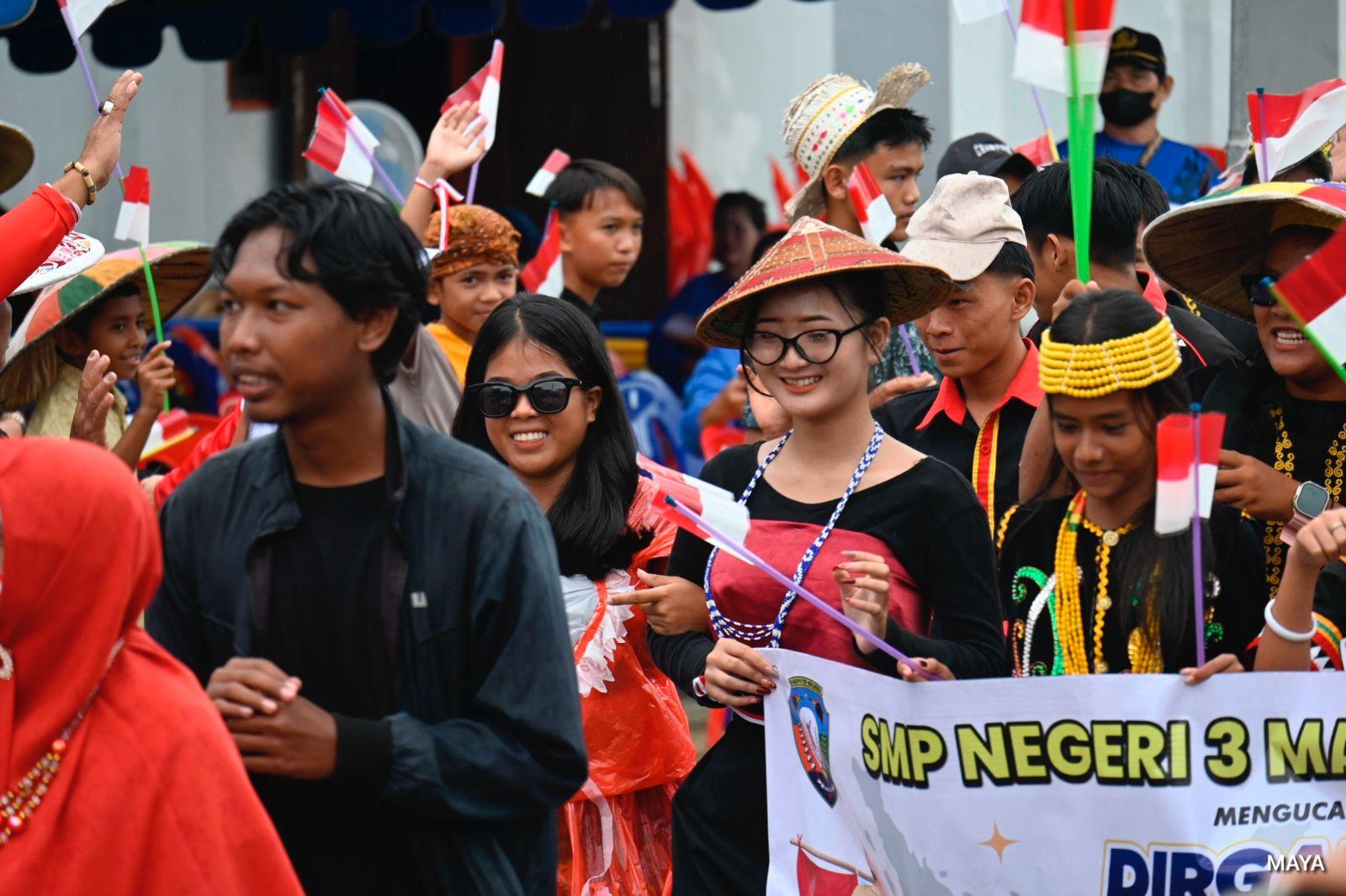 Ribuan warga  Antusias Nonton Karnaval di Malinau Utara, Meskipun Hujan Turun Sepanjang Rute