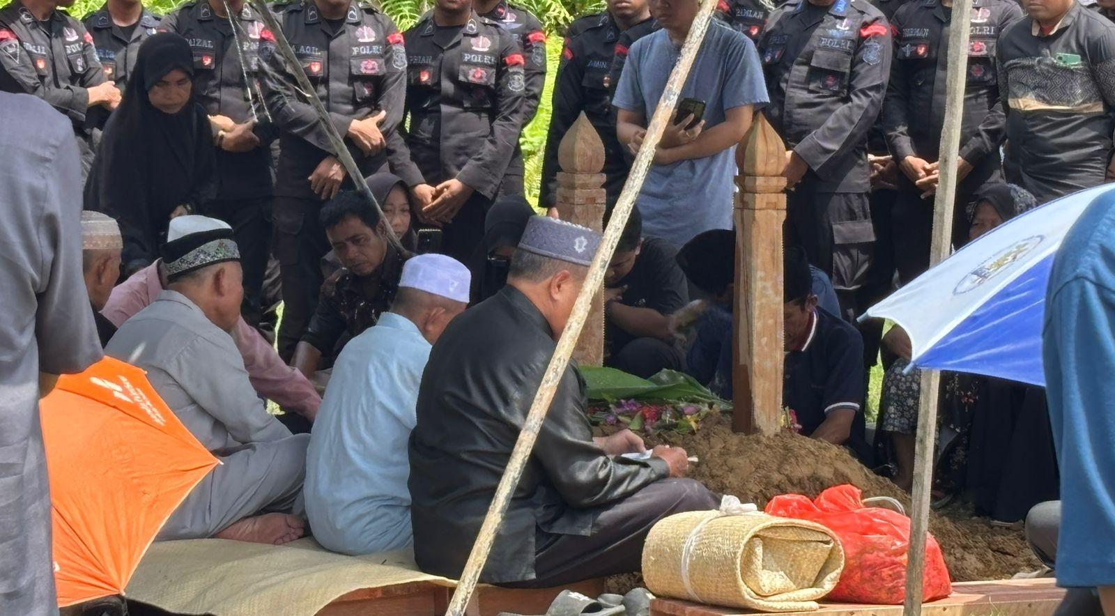 Pemuka Agama, Tokoh Adat Malinau Kaltara Antar Kepergian Alm H Edy Marwan ke Peristirahatan Terakhir