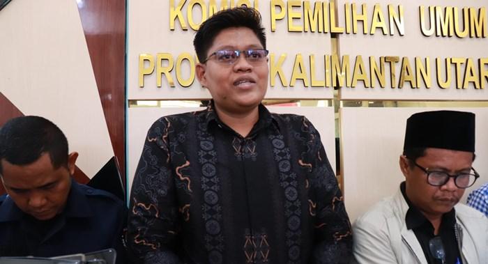Komisioner-KPU-Kaltara-Divisi-Teknis-dan-Penyelenggara-Chairulliza-rfbxfb.jpg