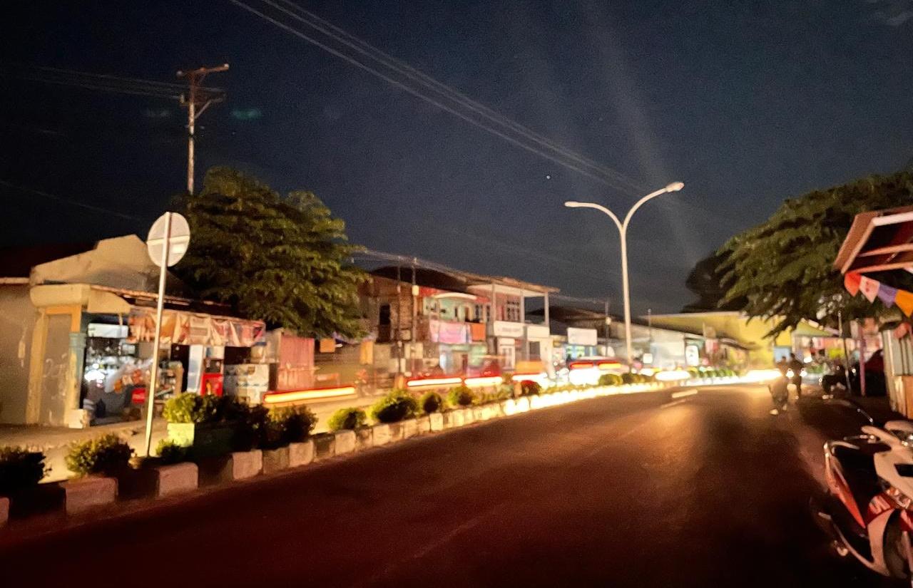 Kondisi-gelap-gulita-di-Jalan-TVRI-Nunukan-Sabtu-20072024-malam-dtg.jpg