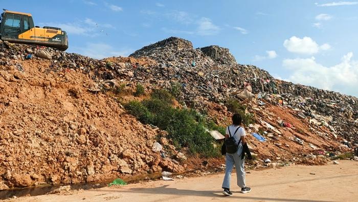 Kondisi-sampah-yang-terus-menggunung-di-salah-satu-TPA-di-Tanjung-Selor.jpg