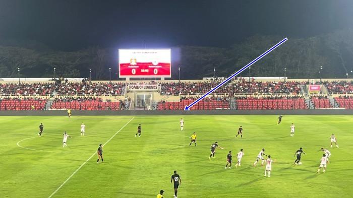 LED-Board-lihat-panah-biru-milik-PSIS-Semarang-yang-disewakan-ke-Persijap.jpg