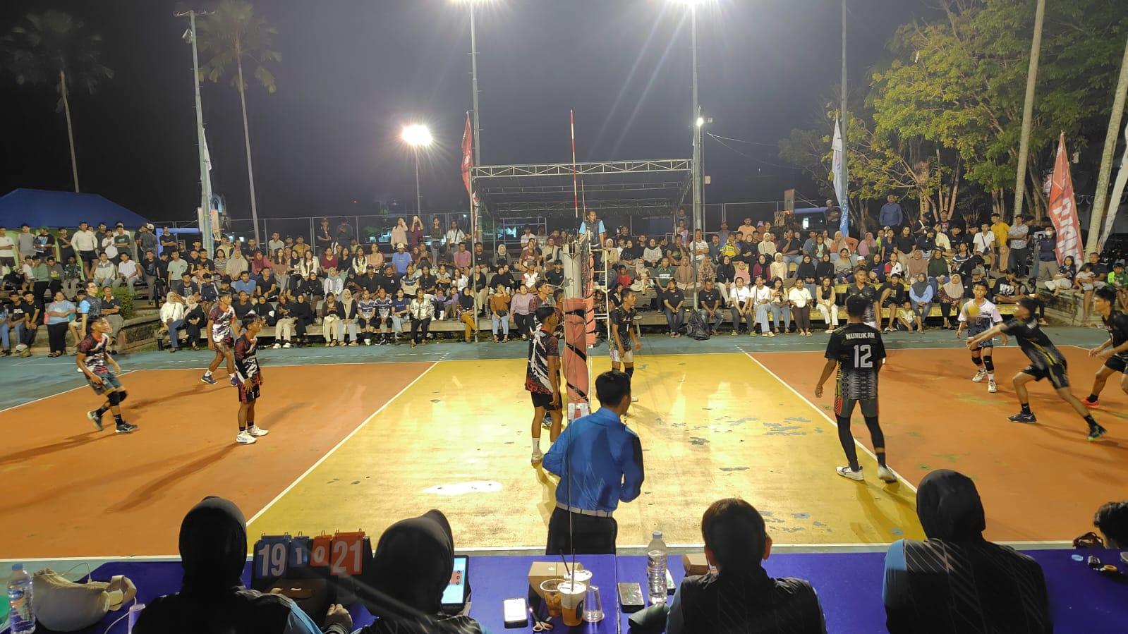 Laga-puncak-Sport-Fiesta-Turnamen-Bola-Voli-Antar-Pelajar-280925.jpg