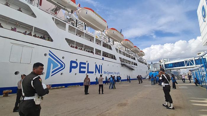 Mudik-Asyik-Bersama-BUMN-2024-di-Pelabuhan-Semayang-070424_2.jpg