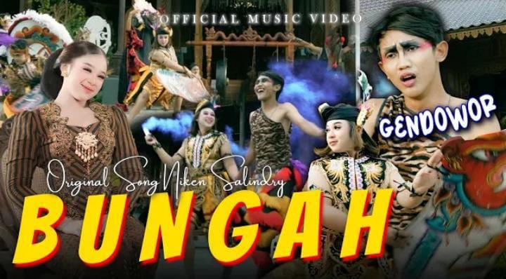 Niken-Salindry-Bungah.jpg