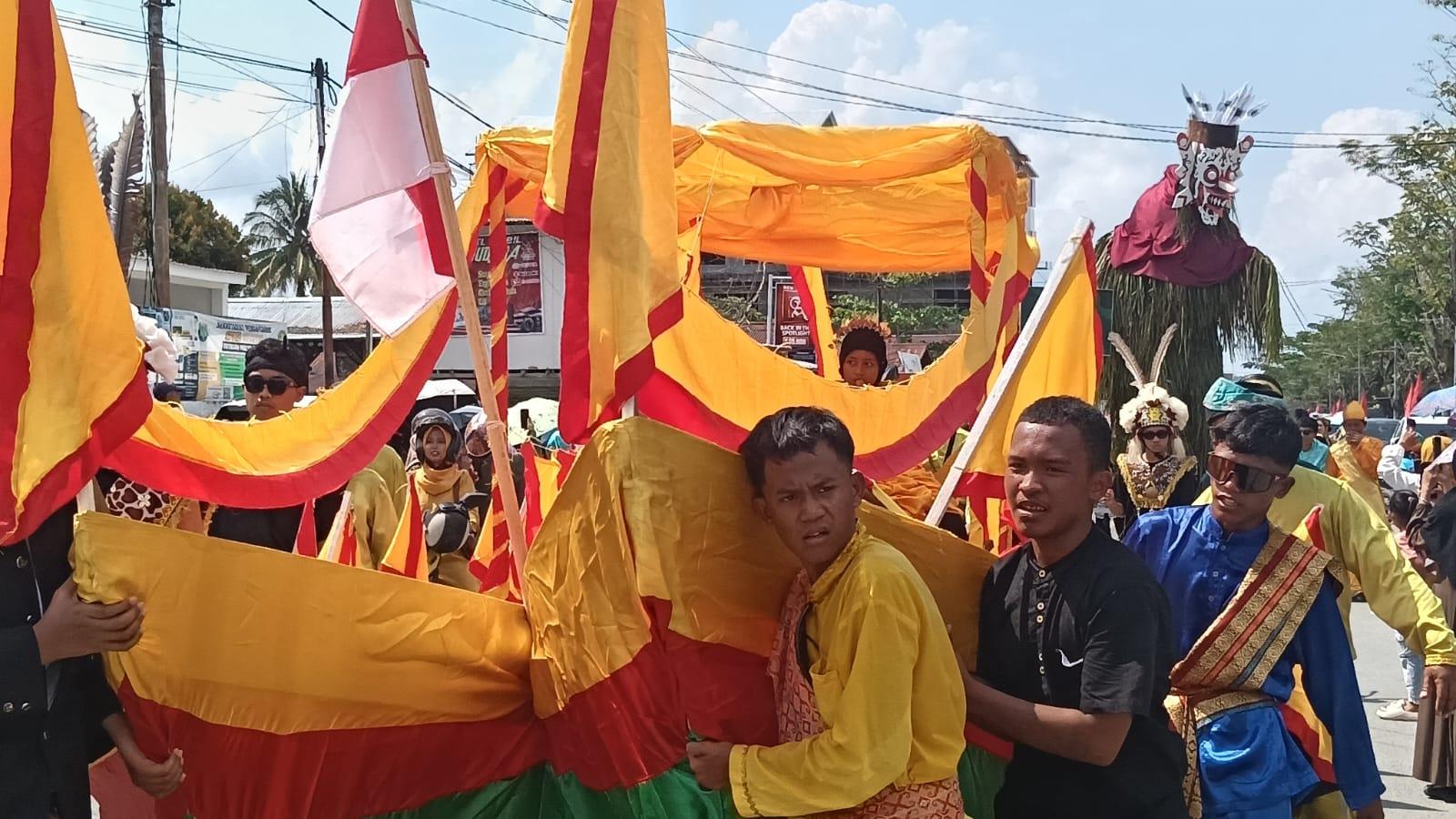 Pawai-Budaya-di-Bulungan-02-18102025jpg.jpg