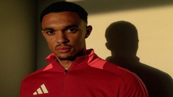 Pemain-Liverpool-Trent-Alexander-Arnold-jalani-kerja-sama-dengan-apparel-asal-Jerman-Adidas.jpg