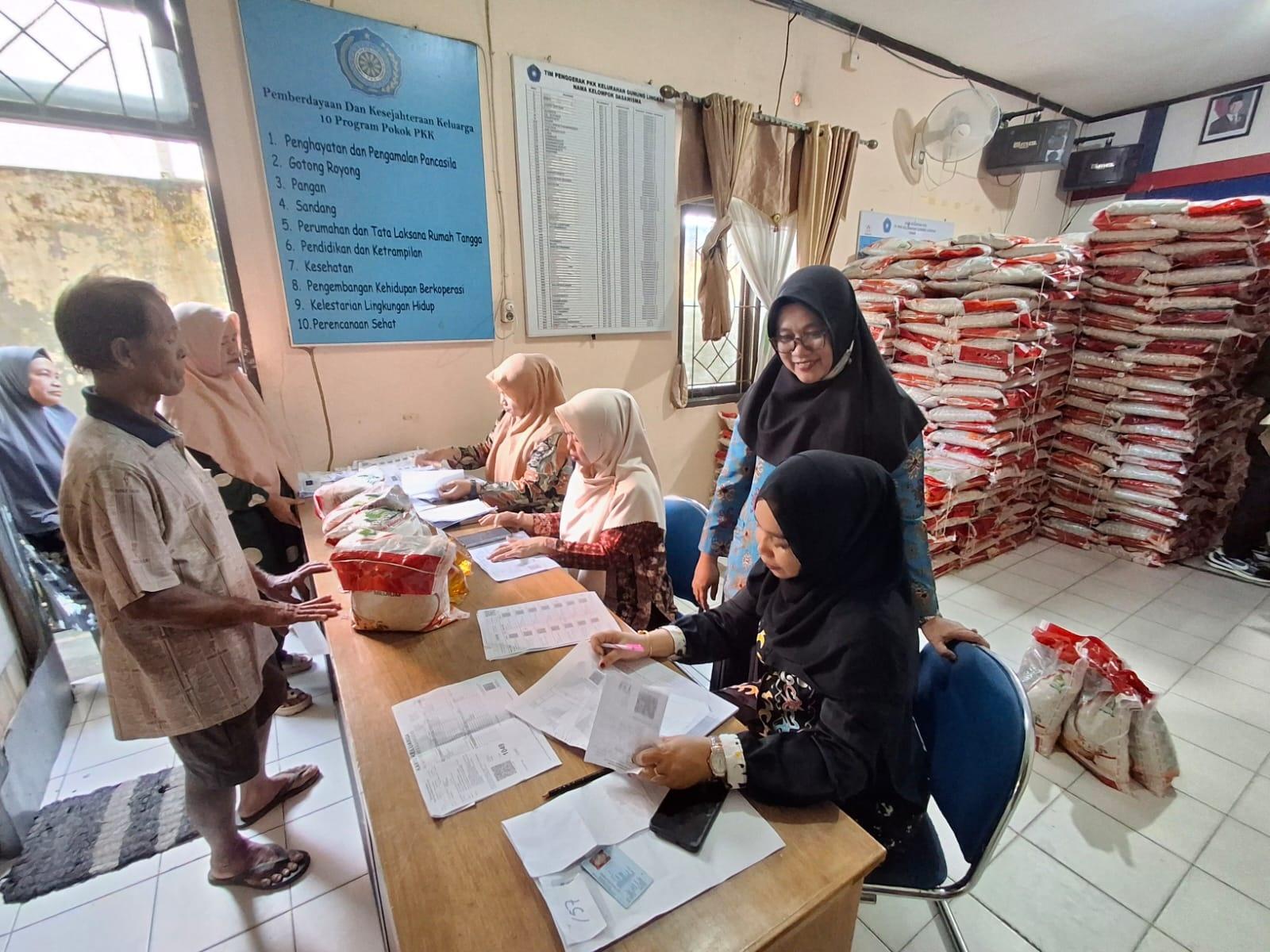 Penerima-bantuan-pangan-di-Tarakan-01-11062026.jpg