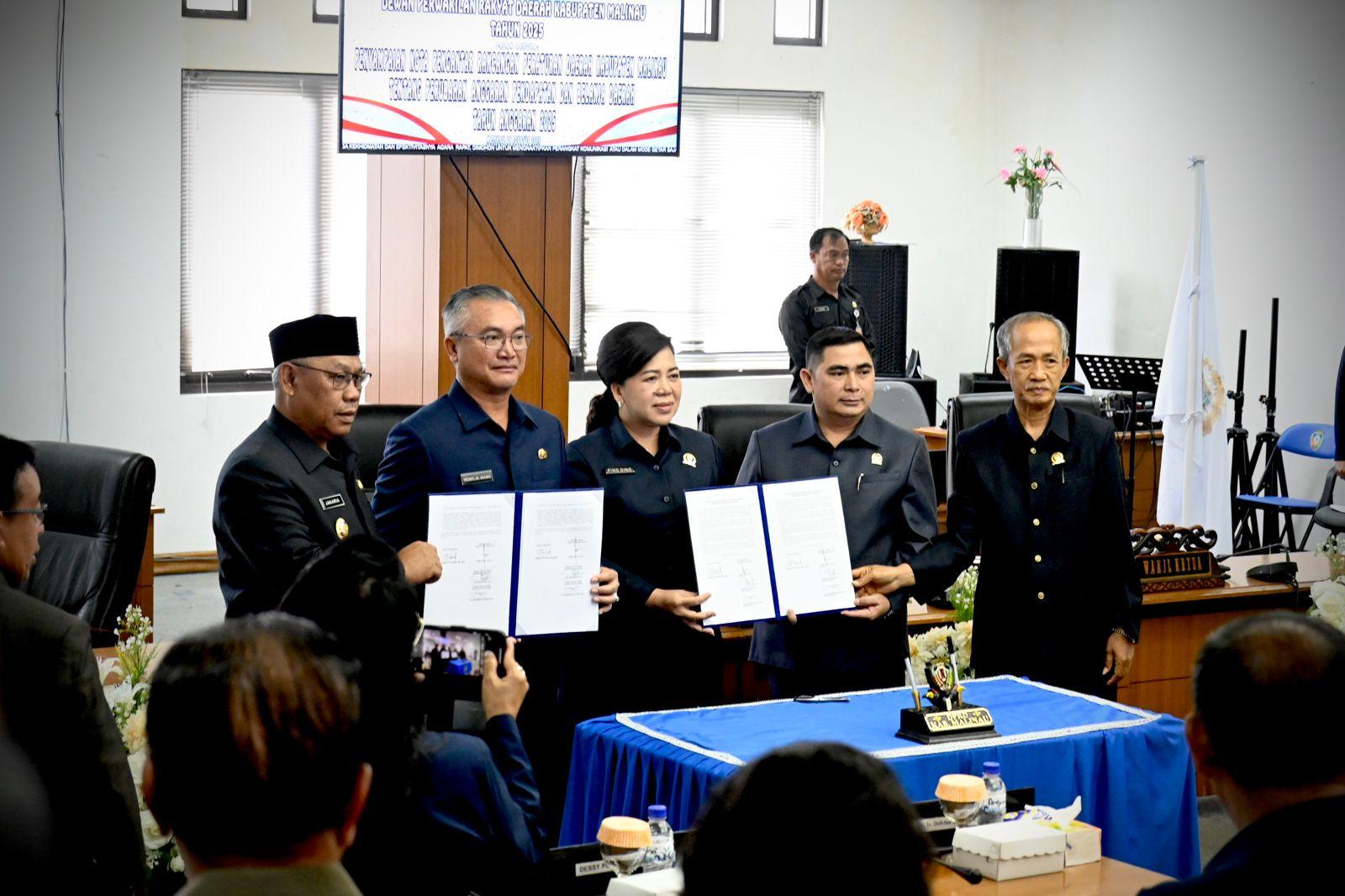 Optimis Keuangan Daerah Tumbuh Sehat, Bupati Malinau Sampaikan Nota Pengantar APBD Perubahan 2025