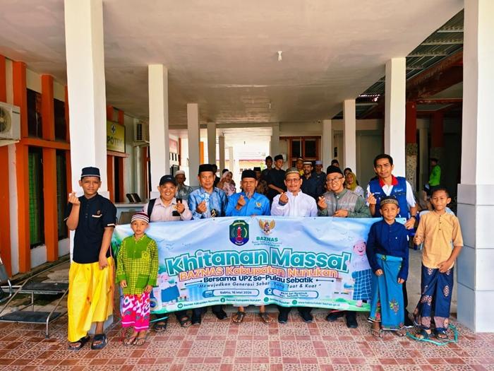 Khitanan Massal Baznas Nunukan di Sebatik Diserbu Anak-anak, Dapat Sarung dan Uang