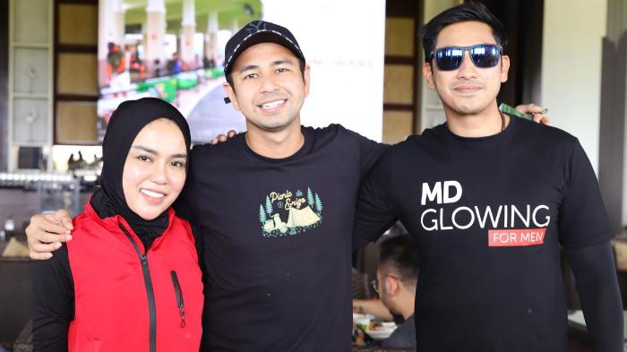 Raffi-Ahmad-Nagita-Slavina-dan-Medina-Zein.jpg