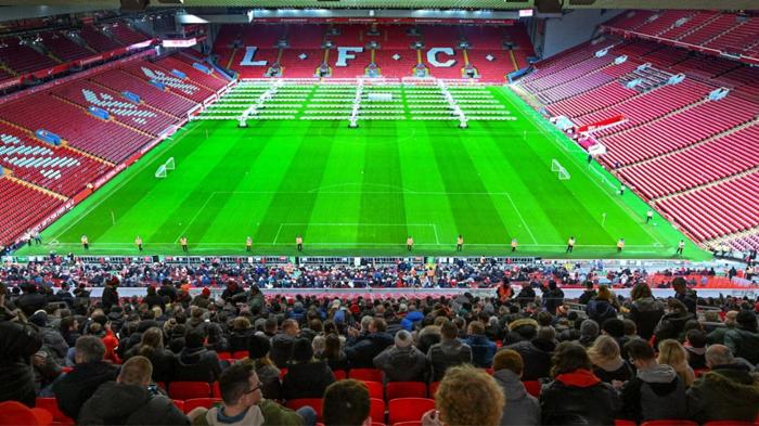 Ribuan-penonton-padati-tribun-Anfield-Road-yang-selesai-direnovasi.jpg